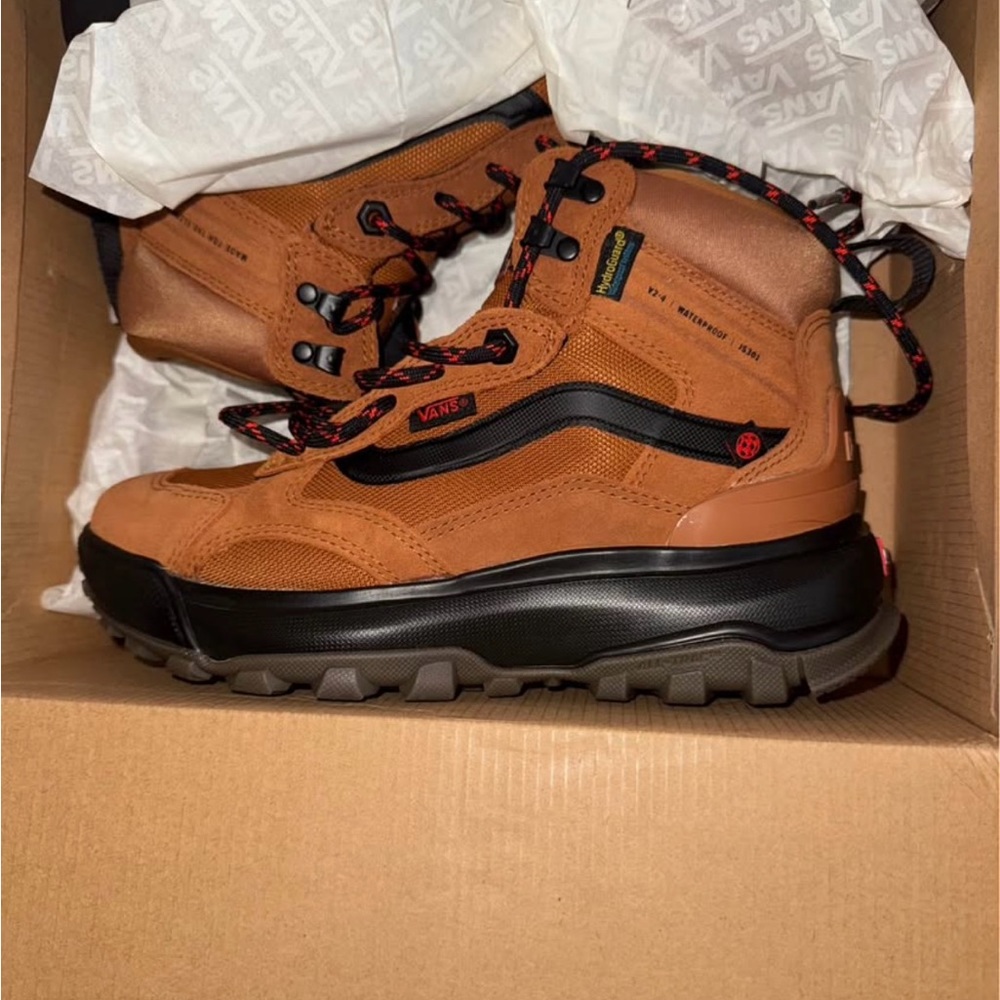 Vans Women’s /Men's Brown Hiking Boots